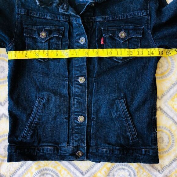 𝅺EUC Girls Large (12/13yrs) Levi’s Dark Blue Trucker Jean Jacket - Picture 8 of 9